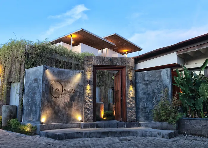 Hu\'U Villas
